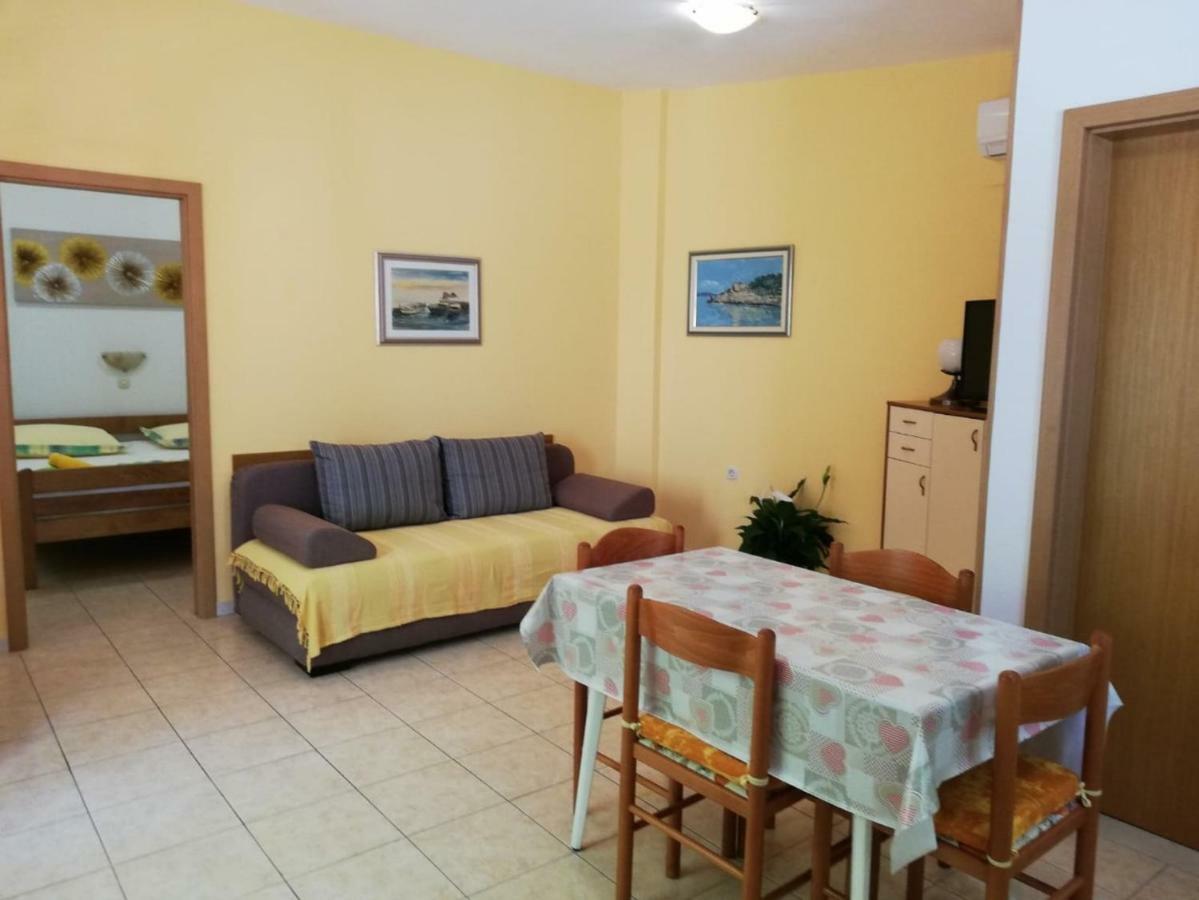 Center Tonka Apartment
